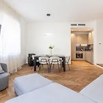 Cool And Big Central Apartment Duomo - White