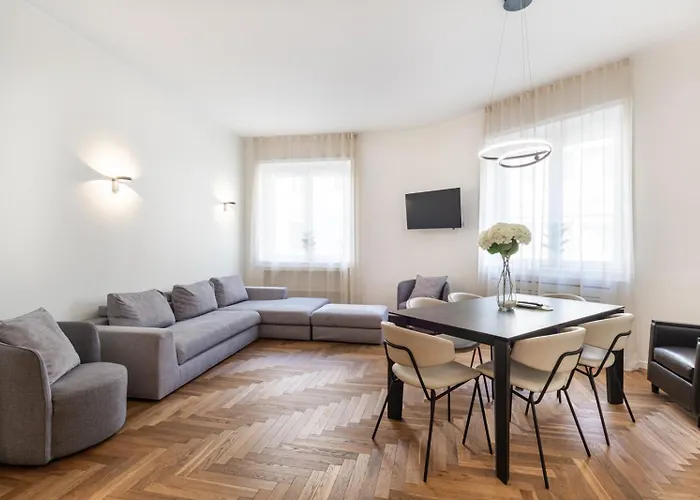 Cool And Big Central Apartment Duomo - White