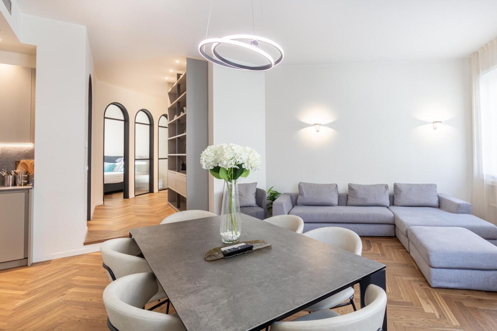 Cool And Big Duomo - White Apartment