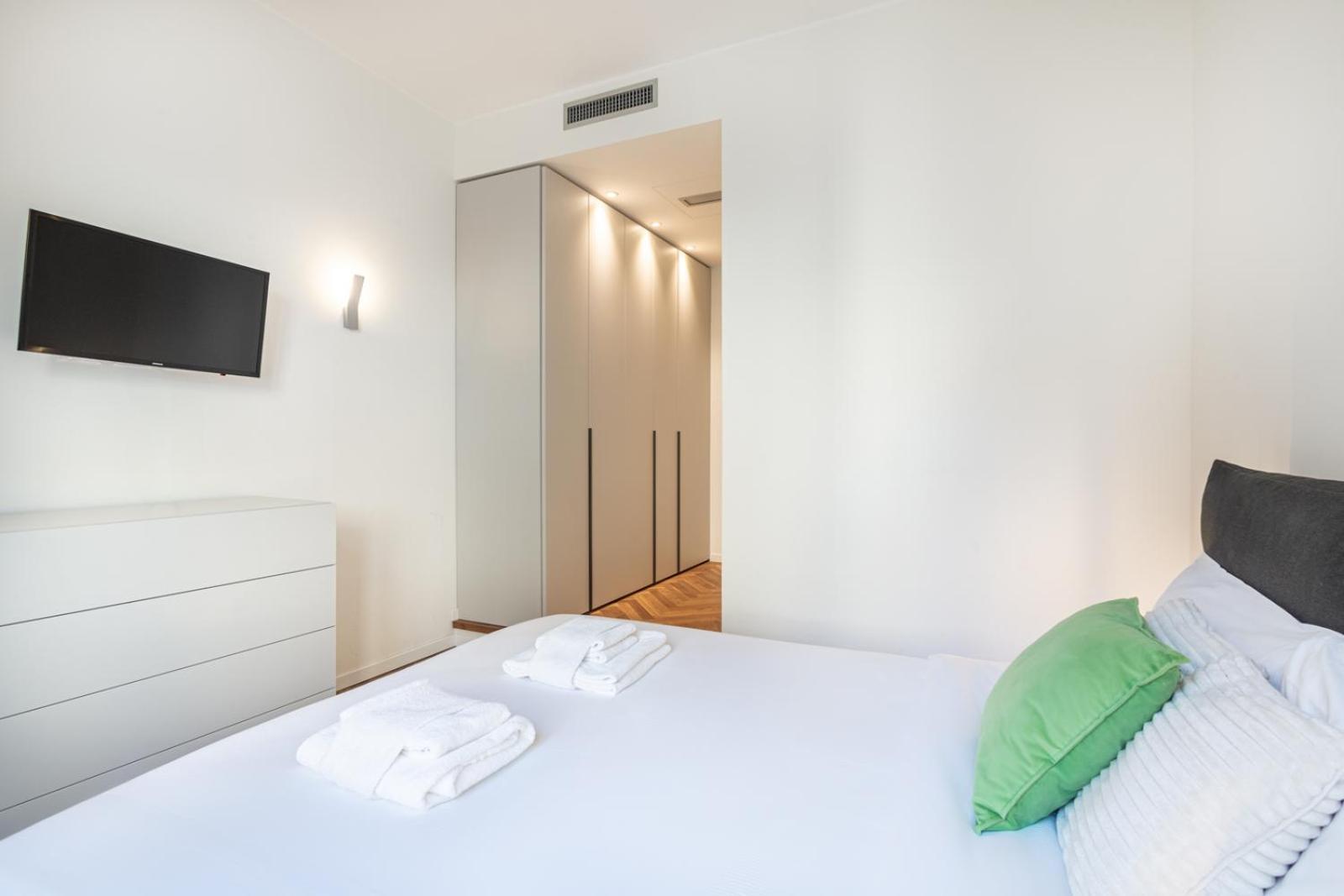 Cool And Big Duomo - White Apartment *