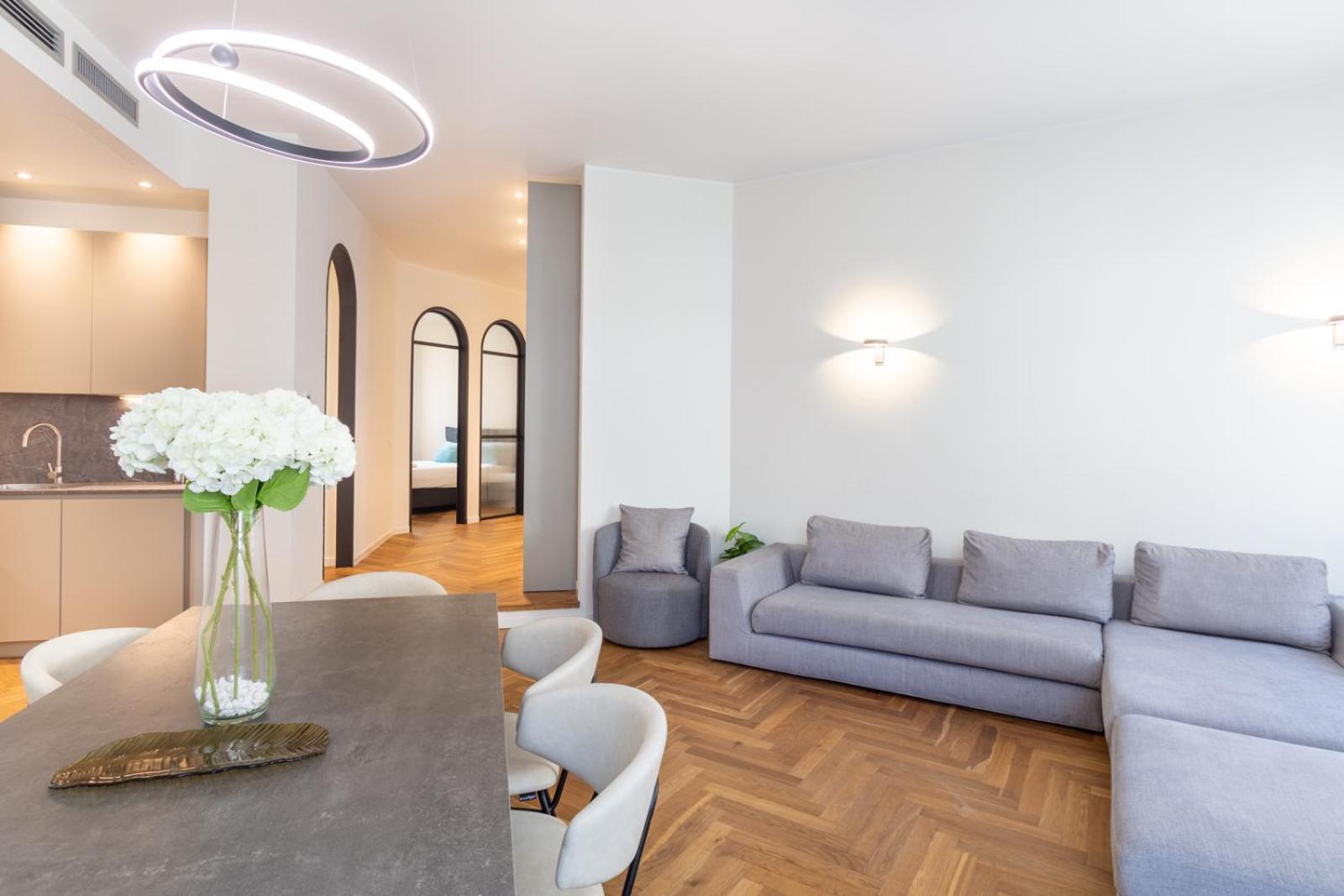 Cool And Big Duomo - White Apartment Mailand